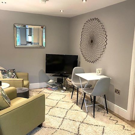 The Lodge Chester - Luxury Apartment For Two, With Free Parking! Hough Green Eksteriør billede