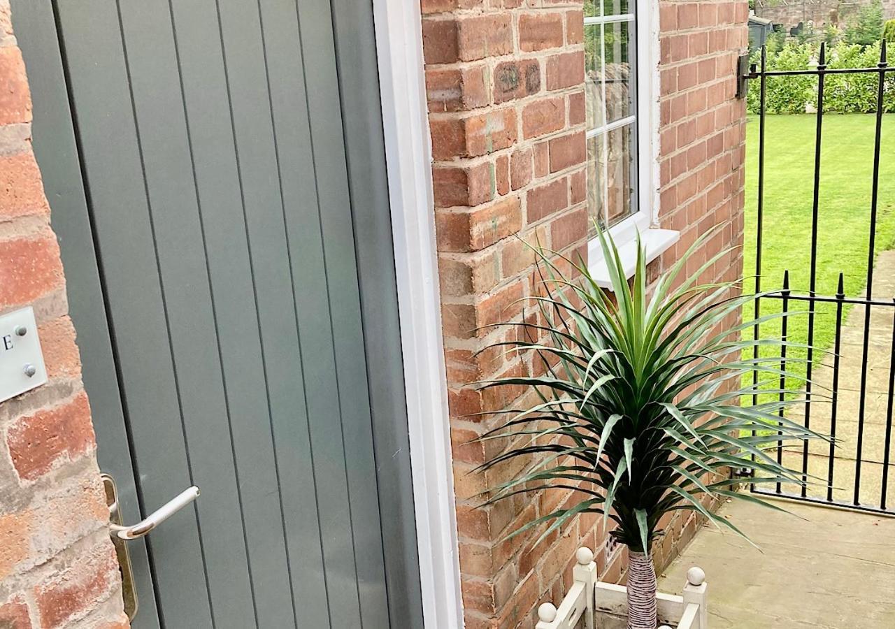 The Lodge Chester - Luxury Apartment For Two, With Free Parking! Hough Green Eksteriør billede